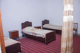 Гостевой дом Imeri Guest House Кутаиси Односпальная кровать в общем номере-1